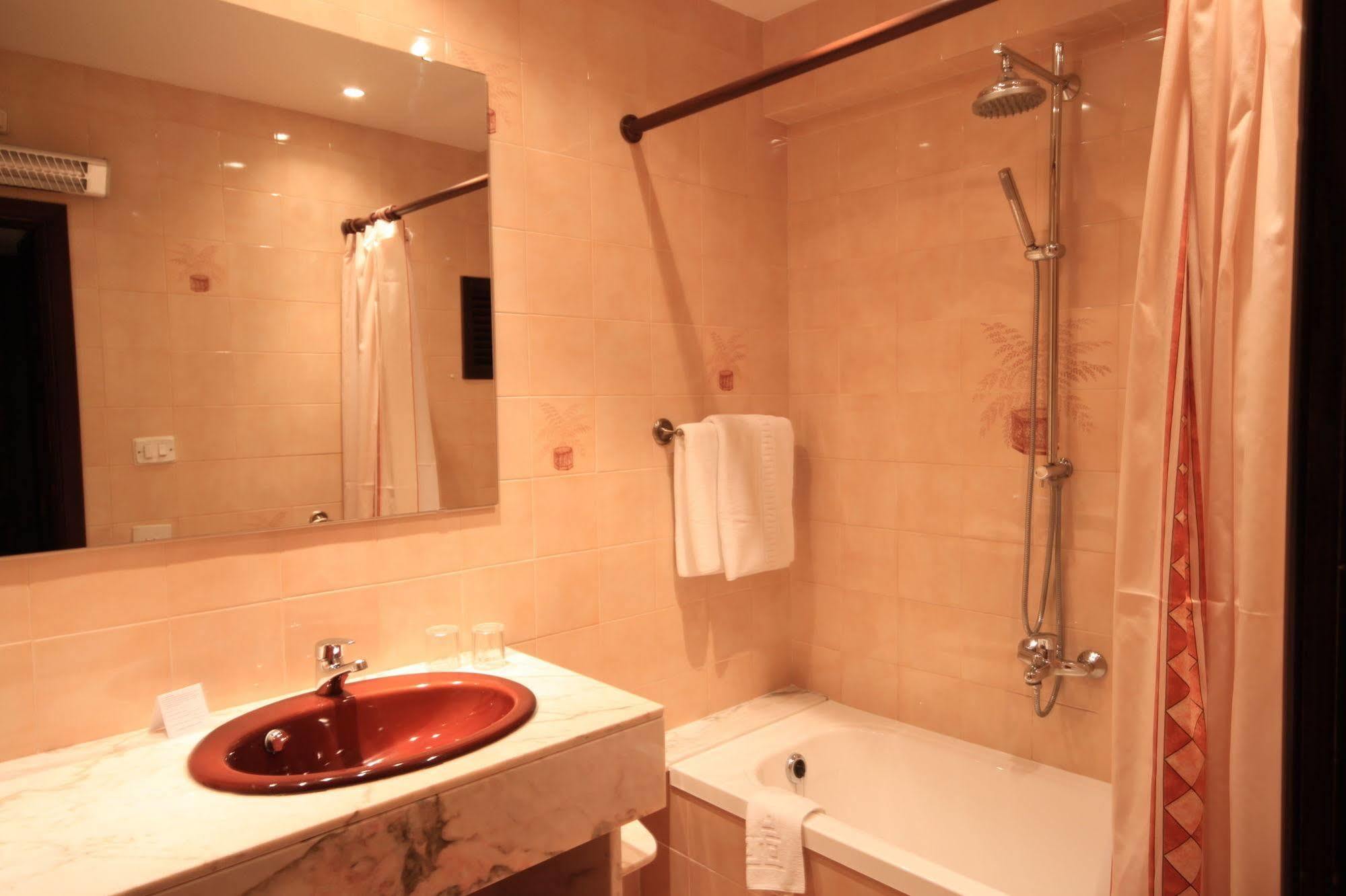Petit Ses Rotges - Only Adults Hotel 3*